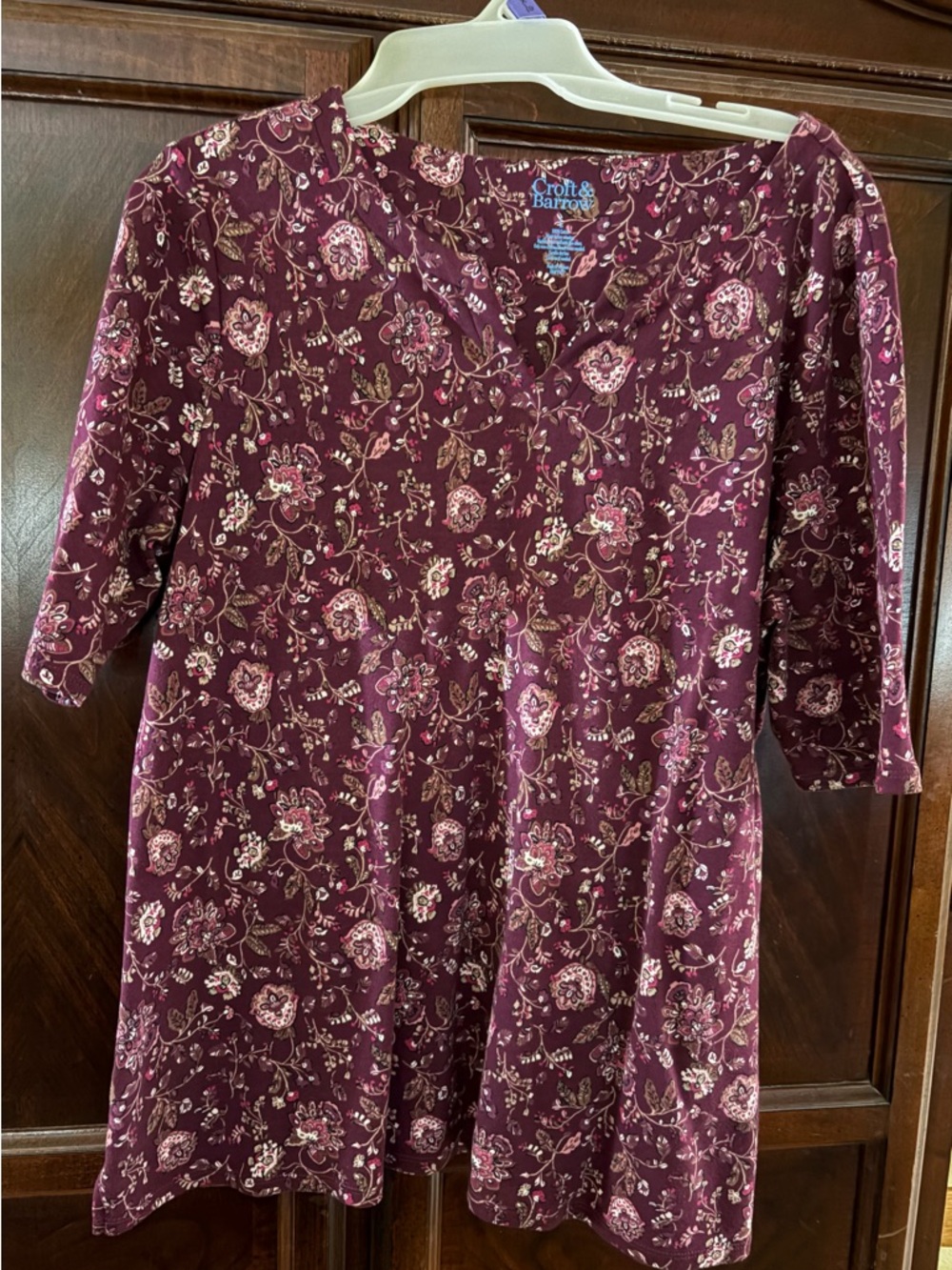 Croft & Barrow Burgundy Floral V-Neck Top